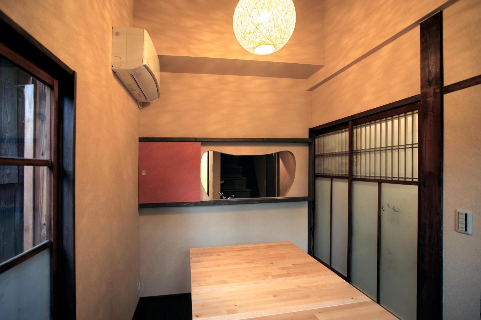 Kiyomizuan: Traditional Kyoto Machiya with Modern Renovations — Photos 1